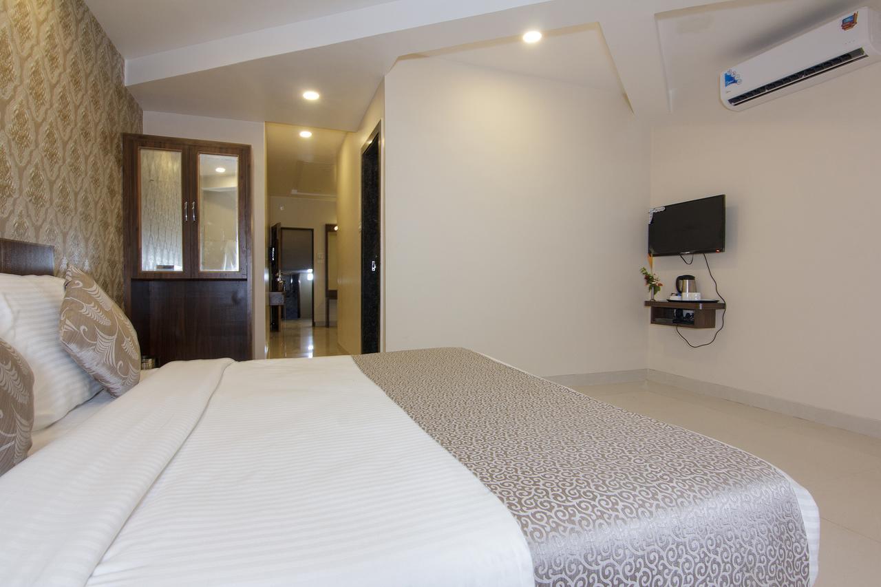 Strand Resort Lonavala Extérieur photo